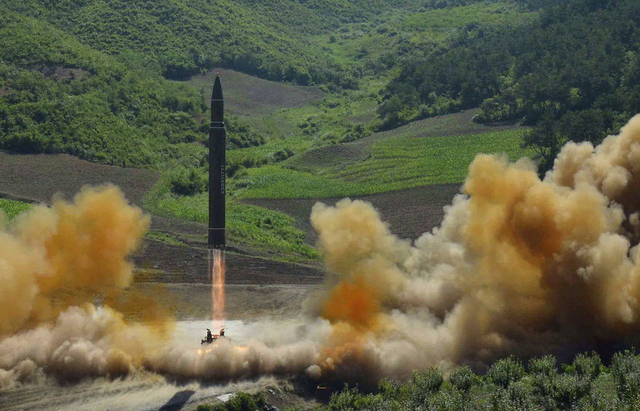 Lancering van de intercontinentale ballistische raket Hwasong-14 op 4 juli.