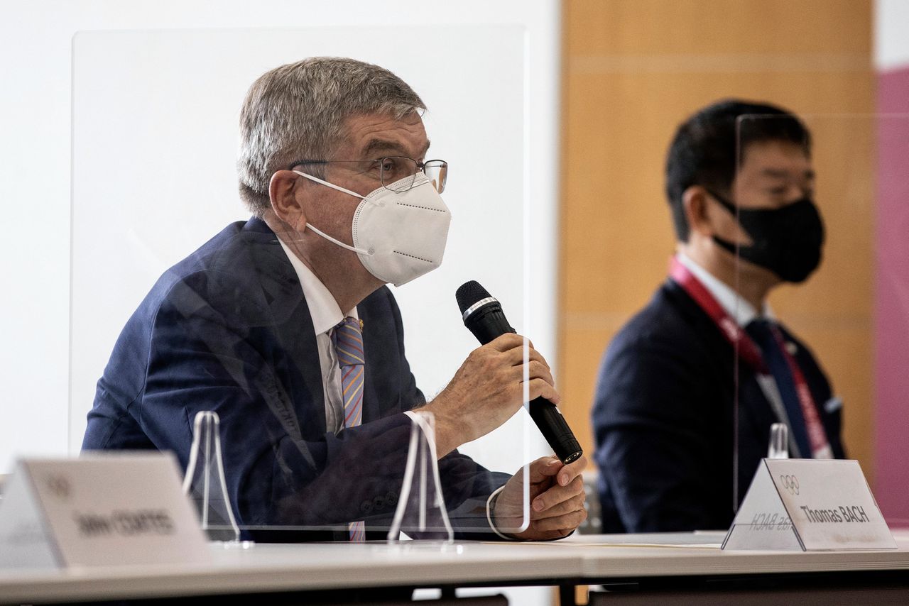 IOC-baas Bach maakt pijnlijke fout in Tokio en noemt Japanse bevolking Chinees 