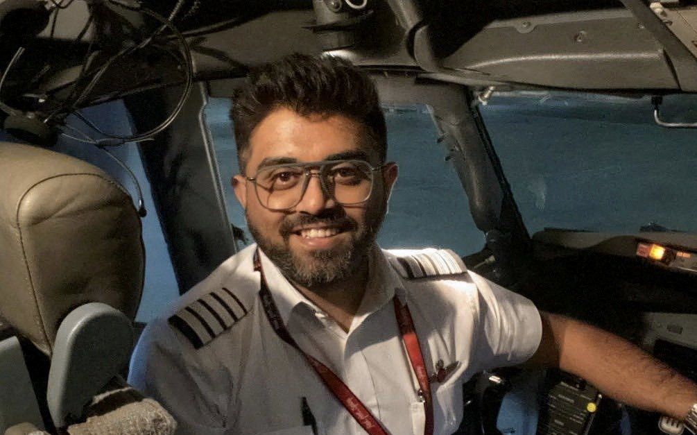 De Indiase gezagvoerder Smit Machchhar opende zwaargewond de deur van de cockpit na aanval op FlyDub