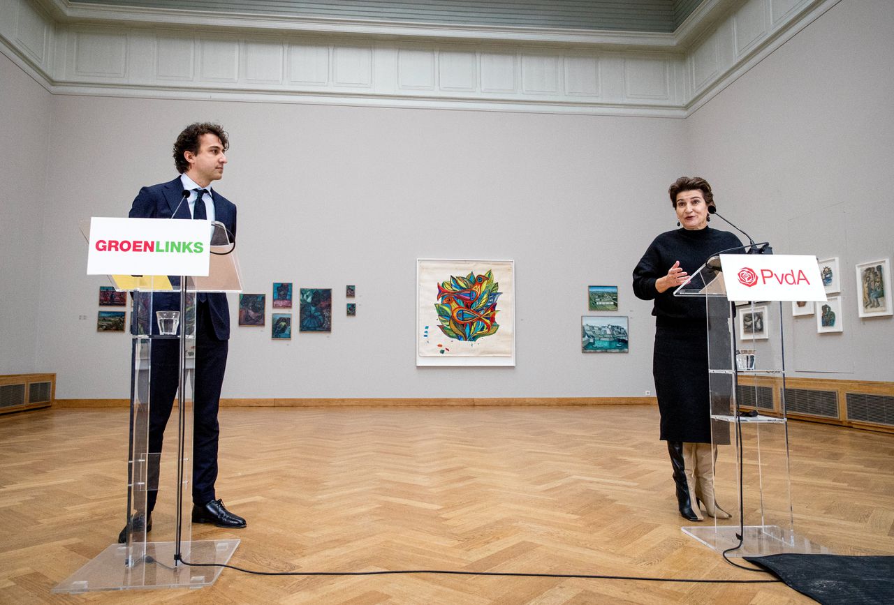 Fractievoorzitters Jesse Klaver (GroenLinks) en Lilianne Ploumen (PvdA) tijdens de presentatie van het oppositieakkoord van de beide Tweede Kamerfracties.