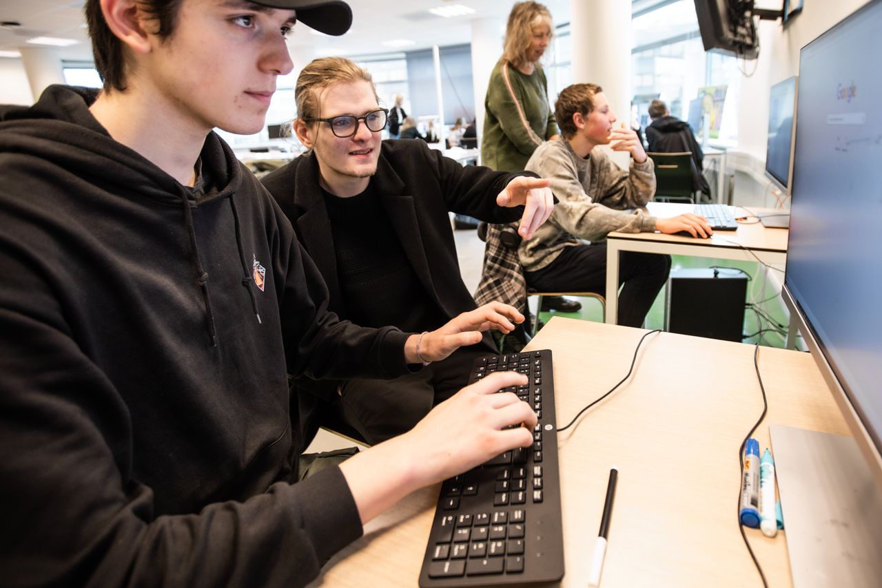 Havo 4-leerlingen zijn vijftien, zestien jaar en zitten midden in de puberteit. Ze hebben vaak andere prioriteiten dan school.
