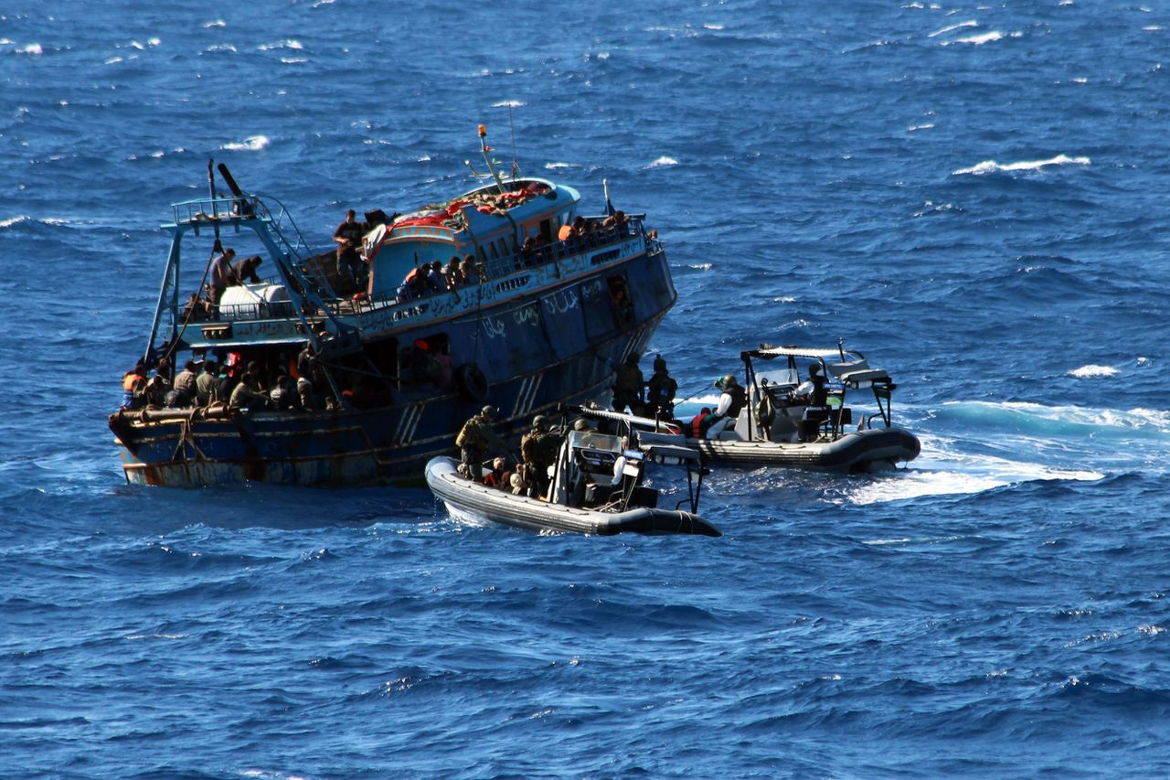 Nederlands marineschip redt 291 migranten 