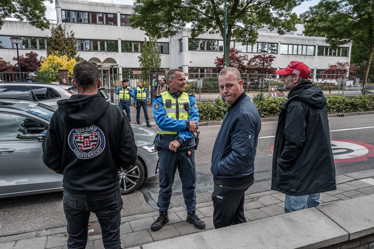 Asylum Seekers in Loosdrecht Photographed, Linked to Incidents Amidst Resident Concerns