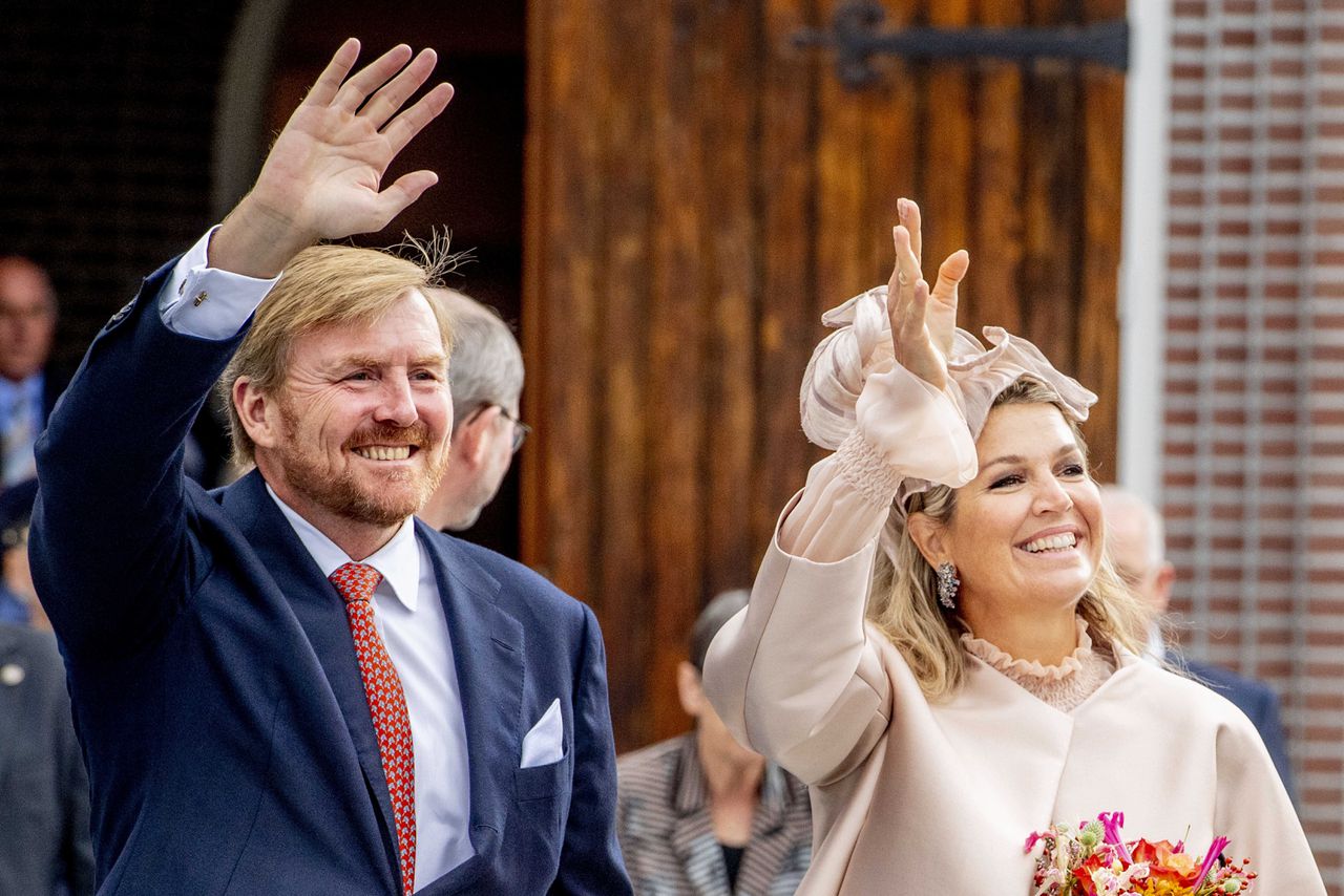 Koning Willem-Alexander en koningin Máxima bezoeken Jong Hoogeveen tijdens een streekbezoek aan Zuidwest-Drenthe.