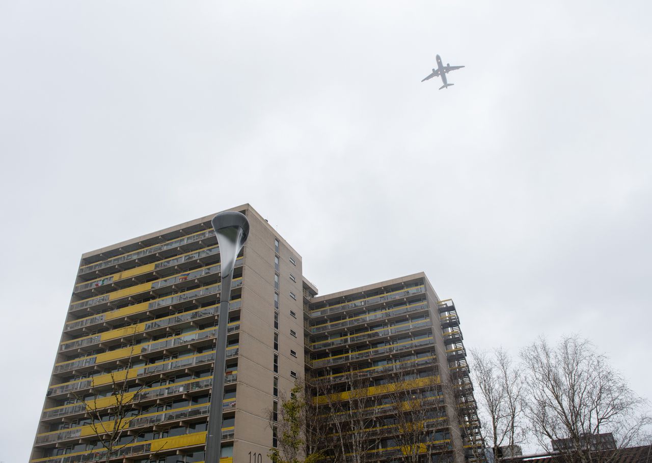 Studenten in de Uilenstedenflats hebben geen last van vliegtuigen. Maar volgens de Inspectie vormen de vliegtuigen een risico voor de gezondheid.