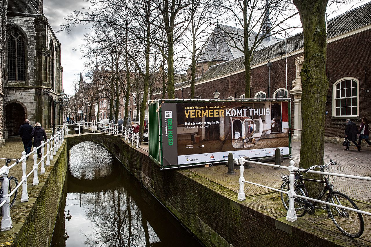 Heel Delft staat vanaf deze vrijdag in het teken van de Vermeer-expositie. Foto Rien Zilvold