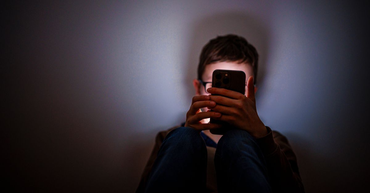 Offlimits en Fonds Slachtofferhulp spannen kort geding aan tegen Grok en X: ‘Voorkomen dat techbro’s grensoverschrijdend gedrag faciliteren’