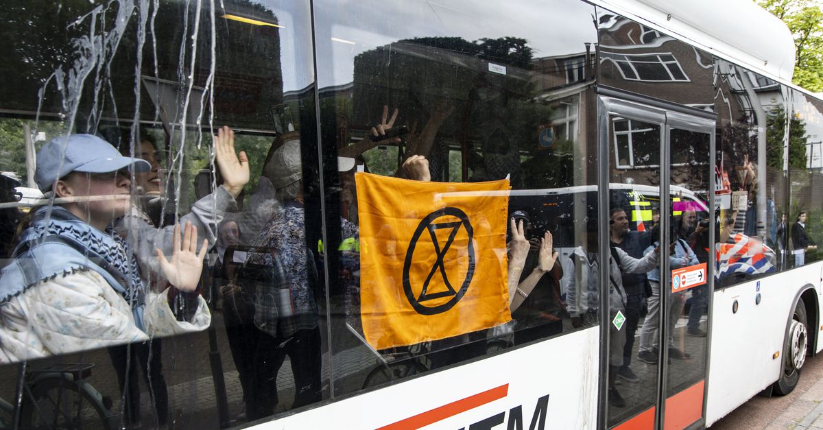 OM vervolgt PVV-Statenlid Ronald van Tiggelen voor aanrijden XR-demonstrant