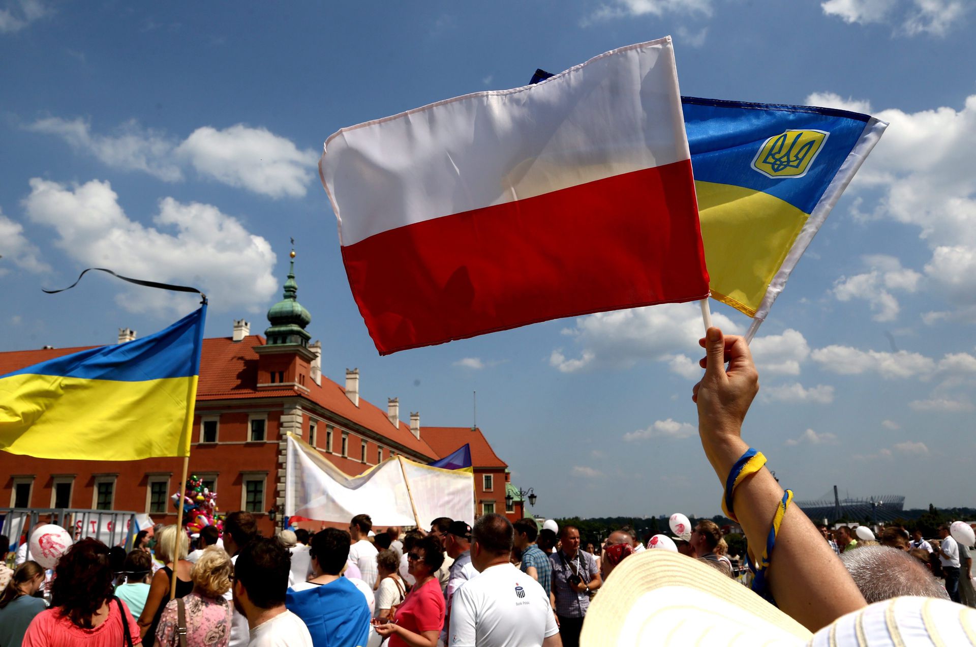 Между украиной и польшей. Польша и Украина. Флаг Польши и Украины. Поляки на Украине. Поляки и украинцы.