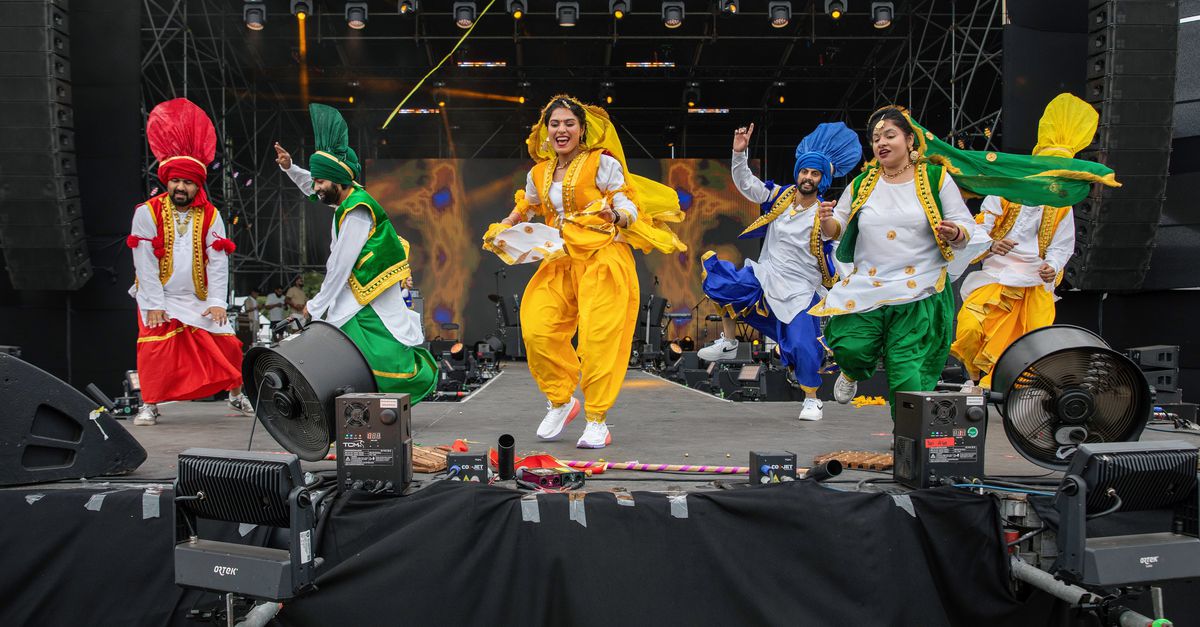 Van Bollywood-muziek tot hiphop: voor Myrch Fest in Den Haag komt publiek uit de hele wereld. ‘We zijn wellicht verwesterd, maar Punjabi-muziek is onze cultuur, onze wortels’