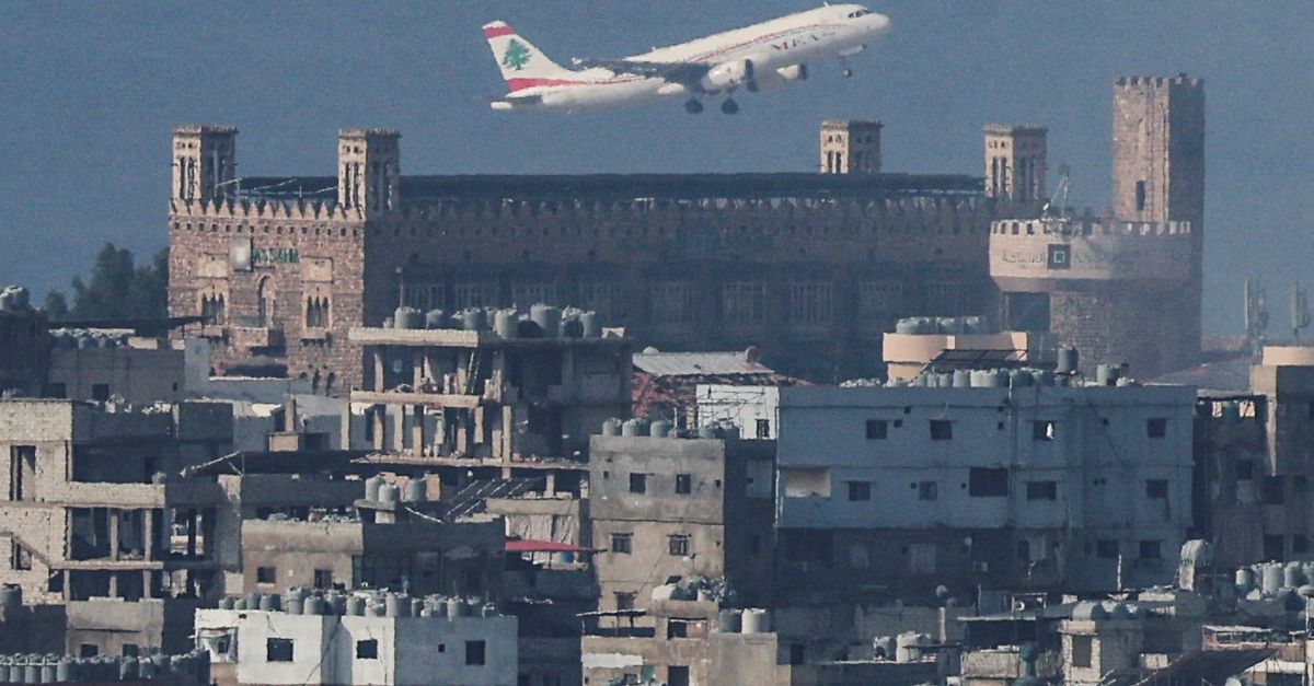 VS roepen Israël op niet de luchthaven van Beiroet te bombarderen