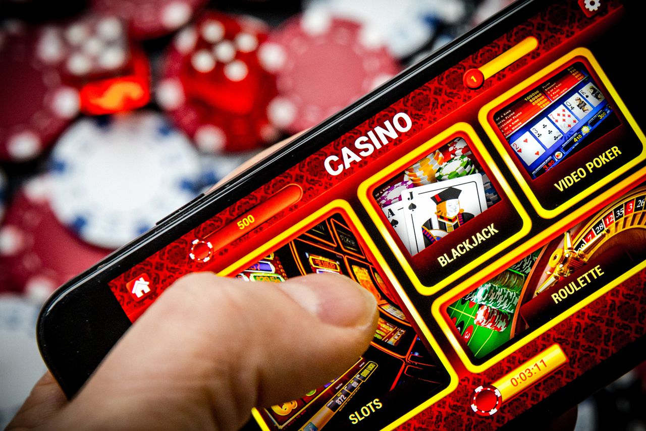 Onderzoekers rekenden voor dat Nederlanders bijna 600 miljoen euro uitgaven aan online gokken.
