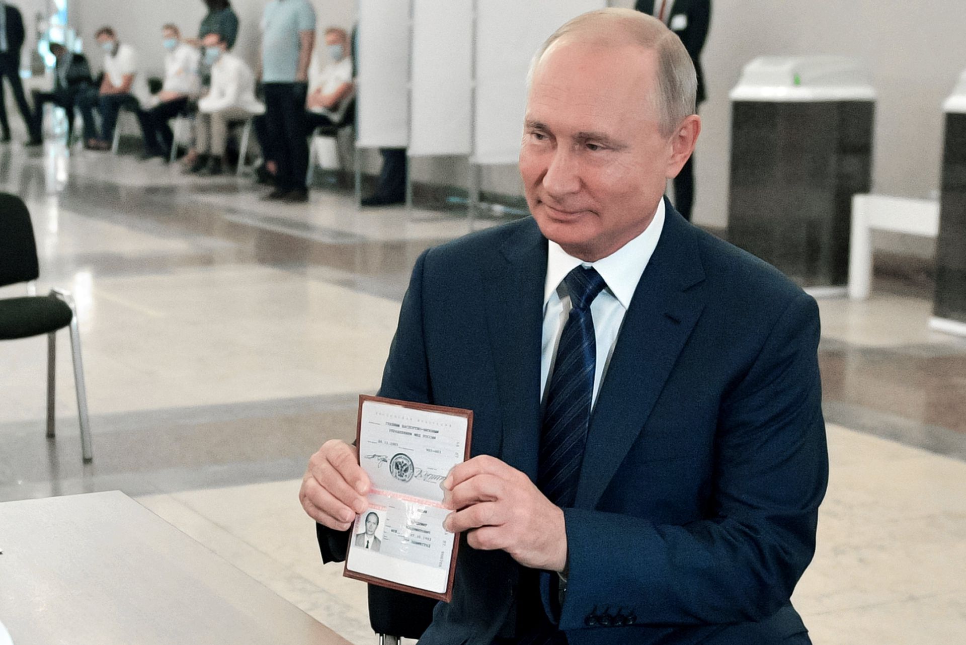 Russisch referendum Poetin kan tot 2036 president blijven NRC