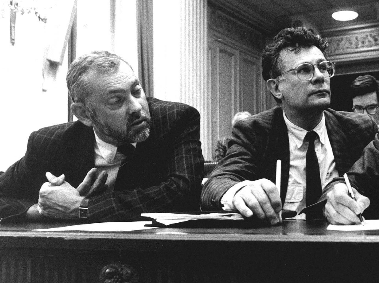 Links Frans Jozef Van Der Heijden (CDA), rechts Aad Kosto (PvdA) in 1988.
