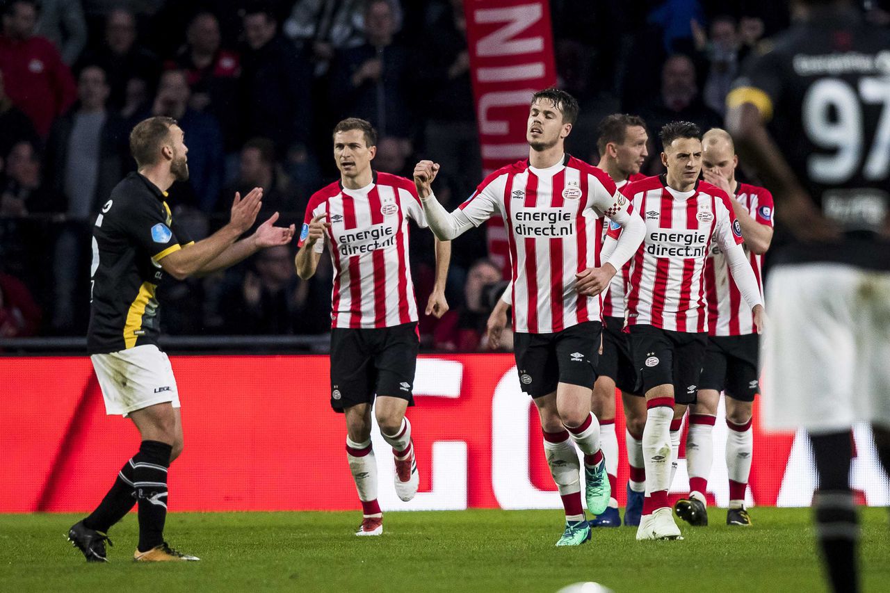 Na moeizaam begin wint PSV uiteindelijk ruim: 5-1 