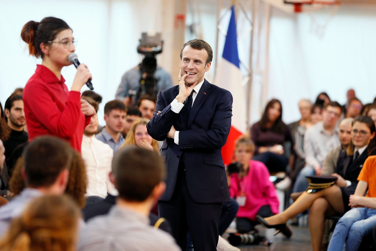 De Franse president Emmanuel Macron tijdens een ‘Grand Débat’ in Etang-sur-Arroux begin februari.