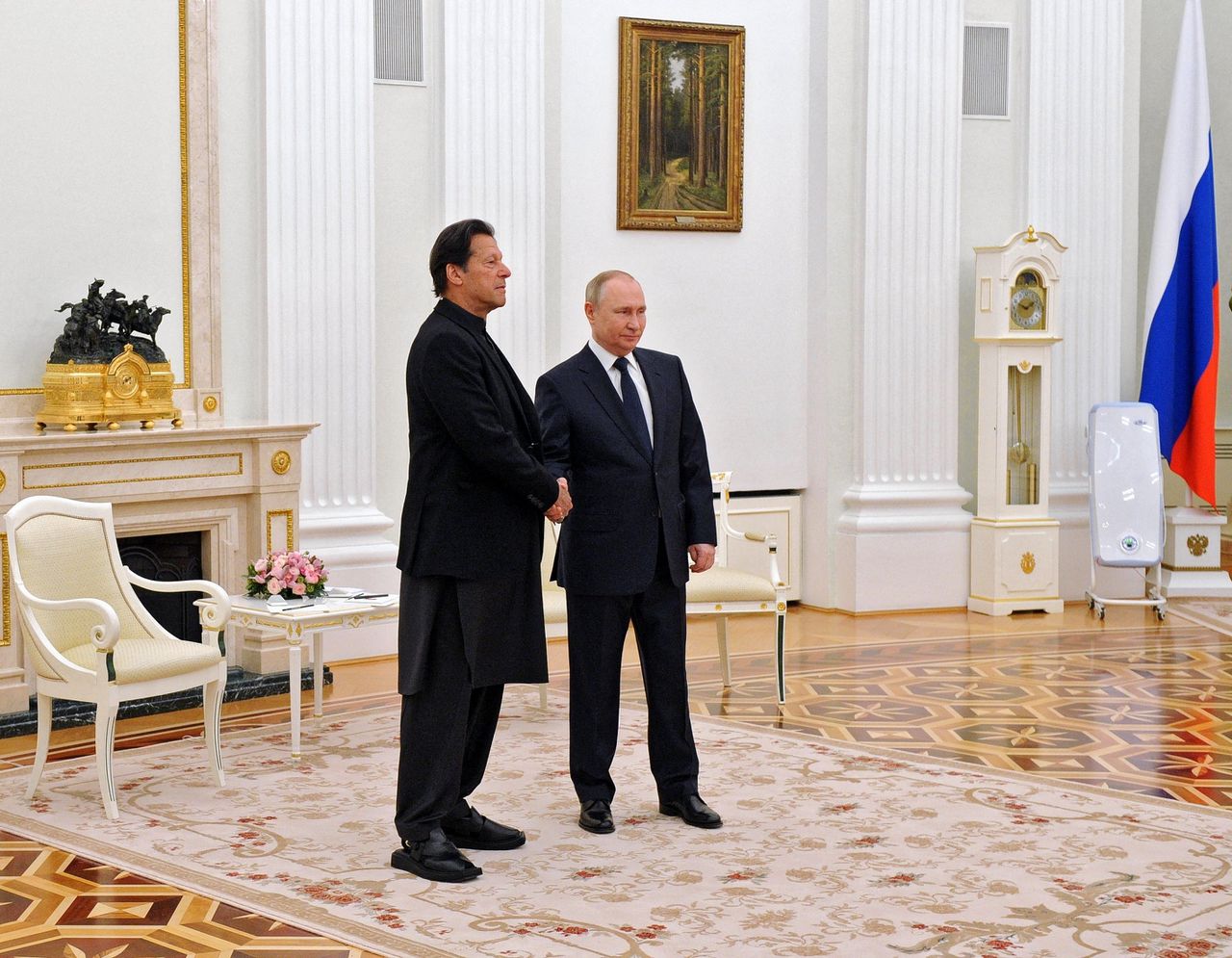 President Vladimir Poetin ontvangt de Pakistaanse premier Imran Khan donderdag in Moskou. Khan betuigde slechts „spijt” over de „ruzie” met Oekraïne, maar een veroordeling van de invasie bleef uit.