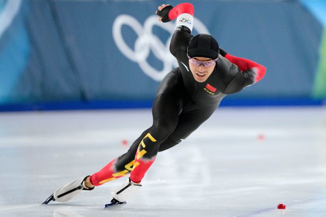 De Chinees Ning Zhongyan was de verrassende winnaar op de 1.500 meter.