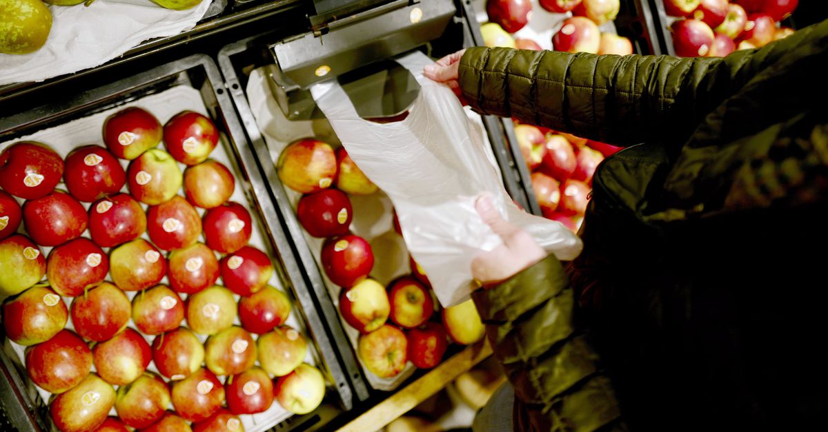 mot Goneryl Onbevreesd Geen plastic zakjes meer voor groente en fruit in grote supermarkten - NRC