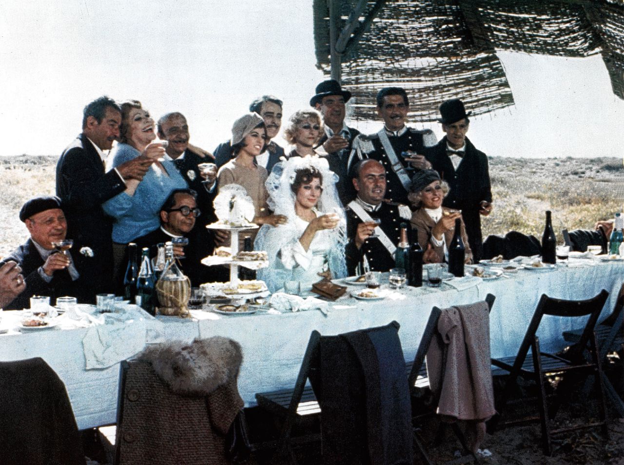 Federico Fellini zag fascisten als wat sneue mannen die waren blijven steken in hun adolescentie, wat hij gebruikte in zijn film ‘Amarcord’.