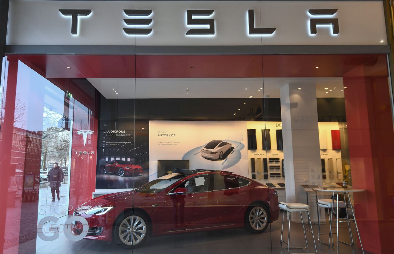 Tesla roept 123.000 auto’s van type Model S terug 