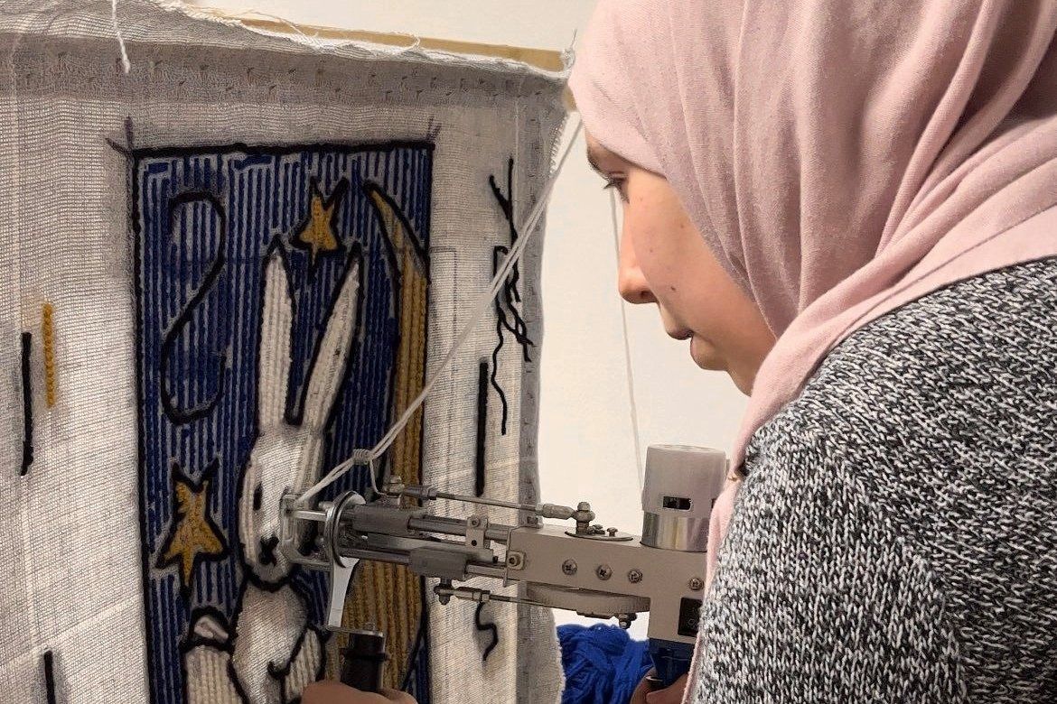 Samya Hafsaoui gaat tuften: ‘Eindelijk kon ik het Nijntje-tapijtje van mijn dromen maken’ 