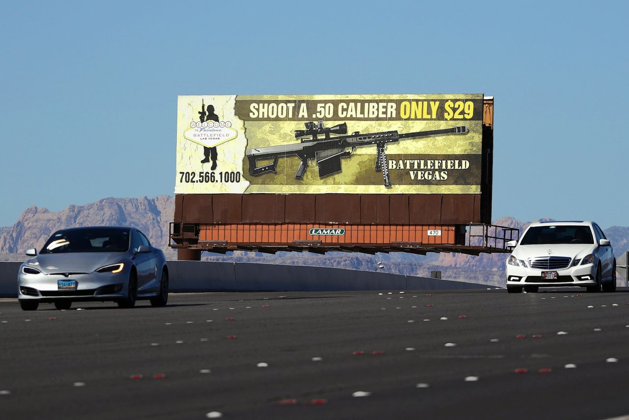 Een advertentie bij een schietbaan in Las Vegas.