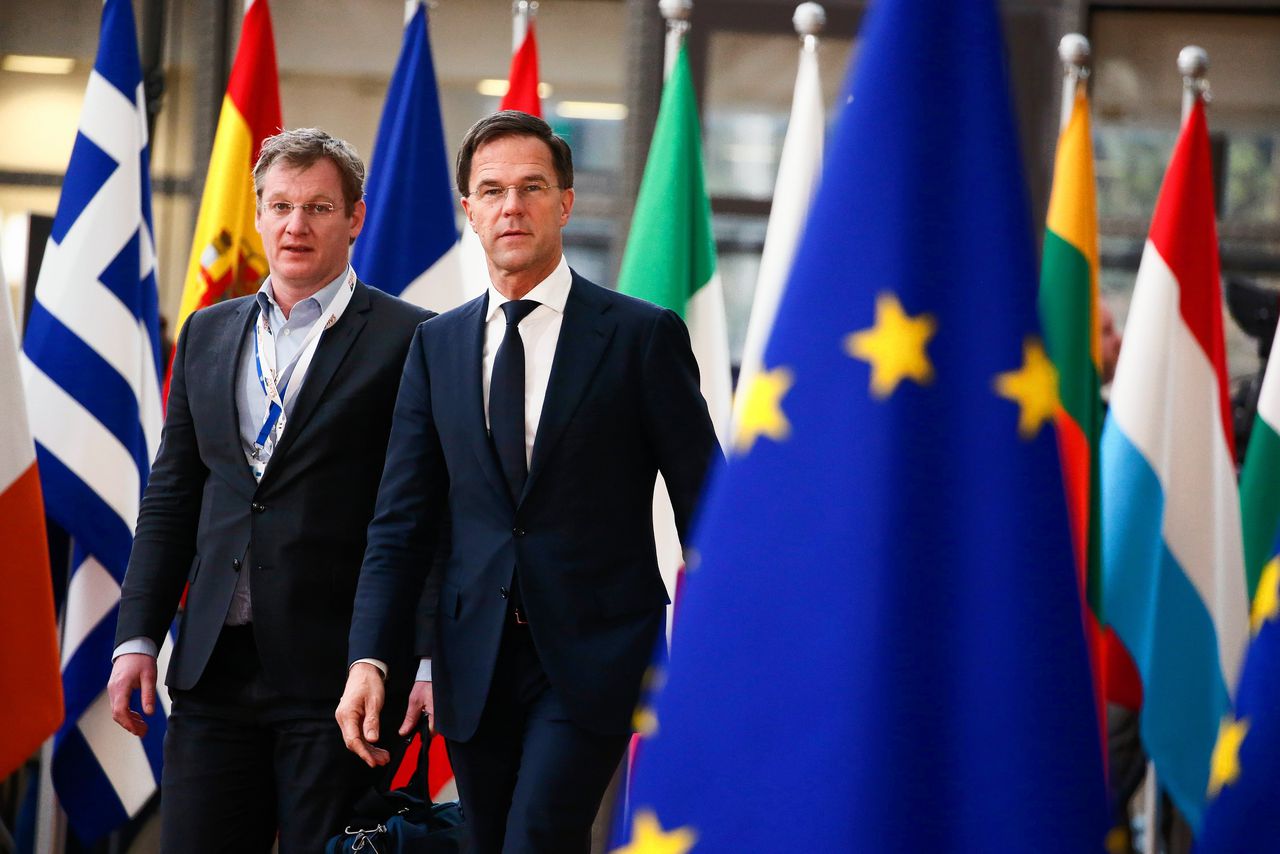 Mark Rutte arriveert in Brussel voor een bijeenkomst met regeringsleiders