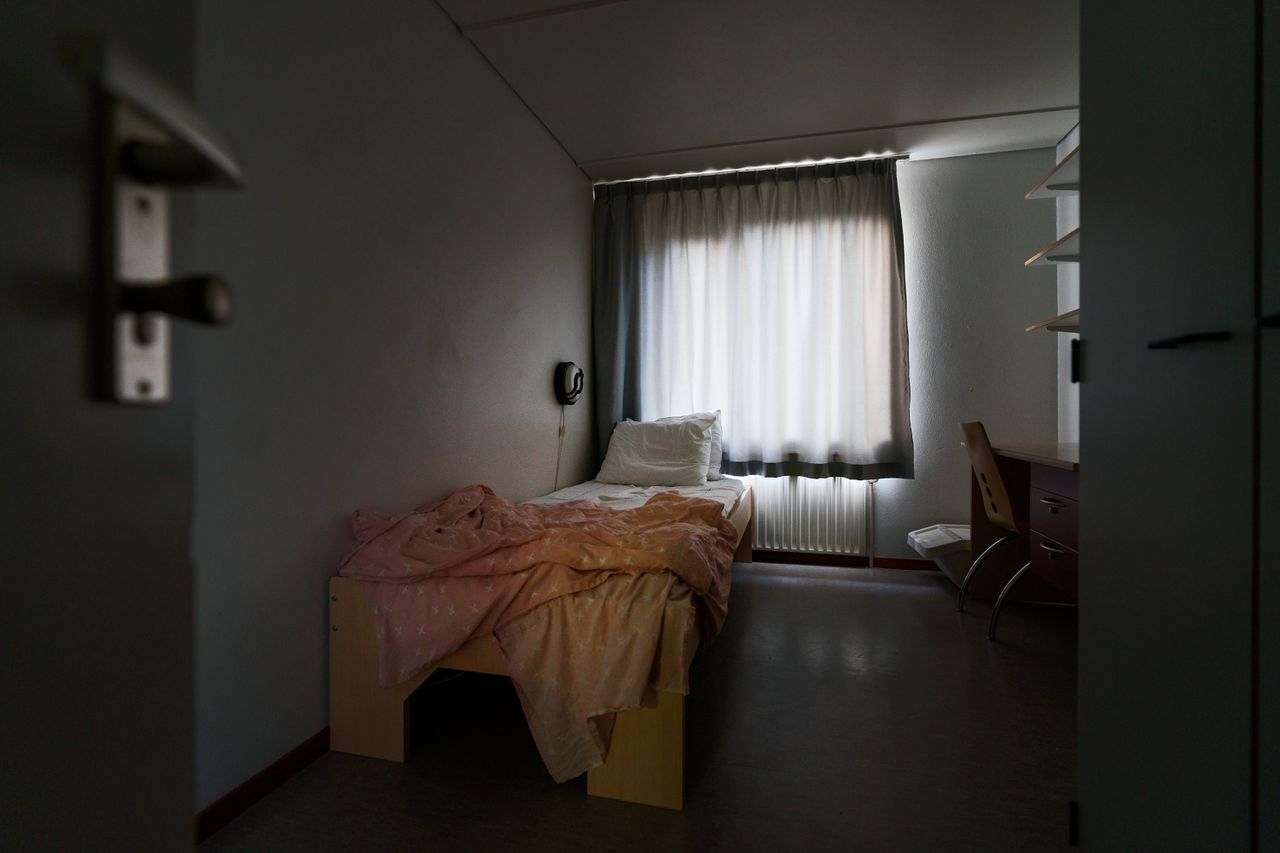 Een slaapkamer in jeugdinstelling Accare Smilde.Foto Olivier Middendorp
