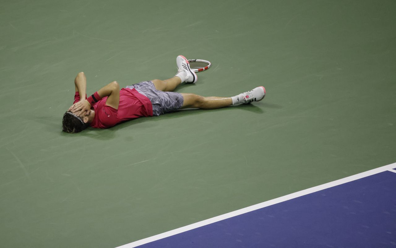 De Oostenrijker Dominic Thiem kan nauwelijks geloven dat hij de US Open heeft gewonnen.