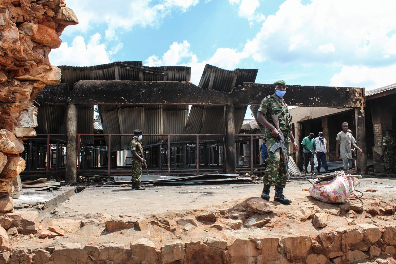 Tientallen doden en gewonden na brand in overvolle gevangenis in Burundi 