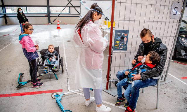 EMA: Halix-fabriek in Leiden mag AstraZeneca-vaccins voor ...