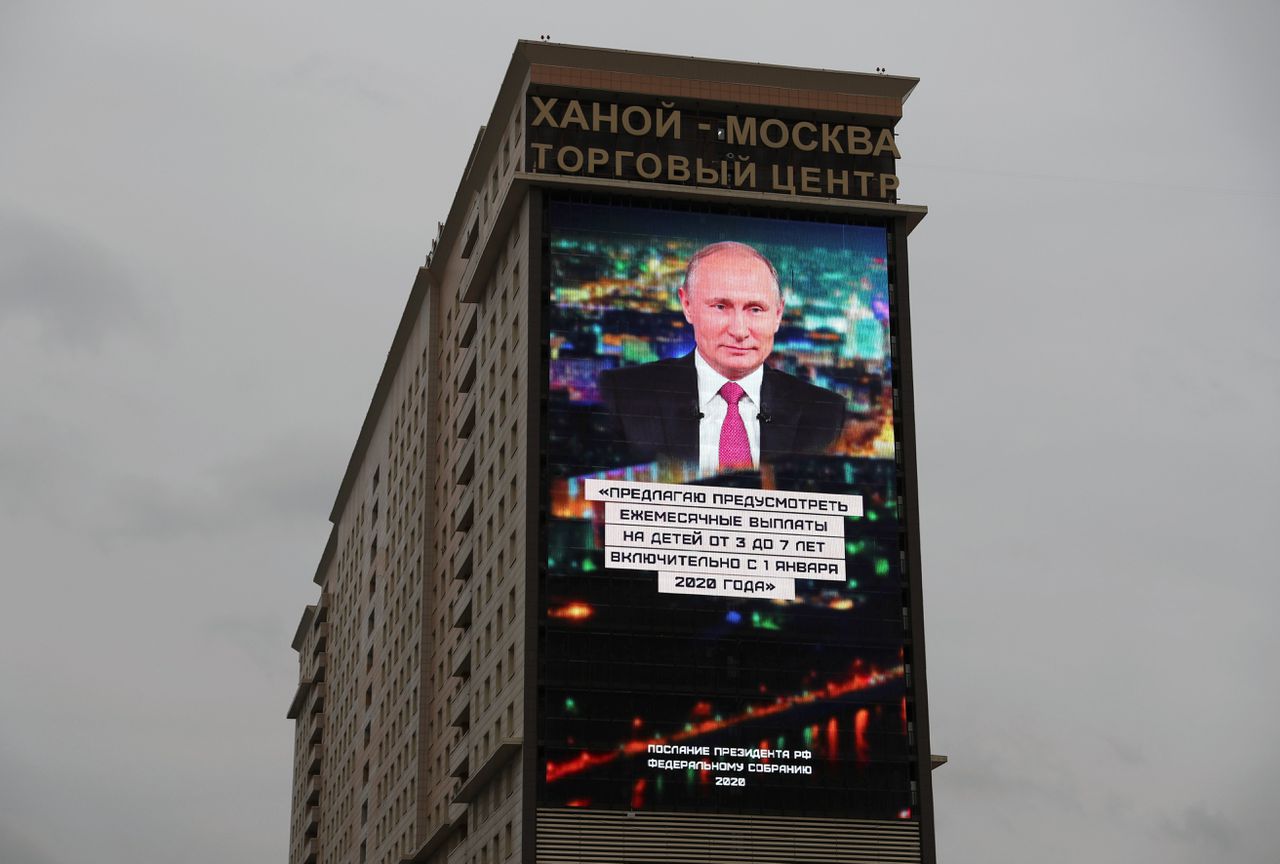 Op een groot scherm van een winkelcomplex konden Moskovieten woensdag Poetins ‘state of the union’ rechtstreeks volgen.
