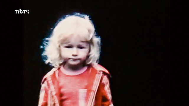 Tv-recensie | Kleine blonde dood blijkt veertiger met bril - NRC