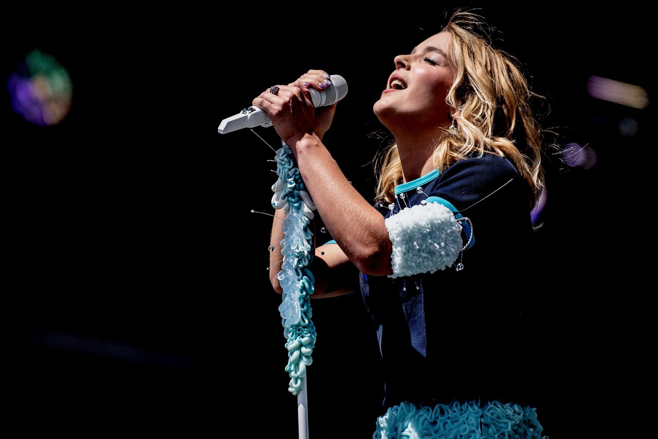 Belgische popster Pommelien Thijs is klaar voor het echte werk