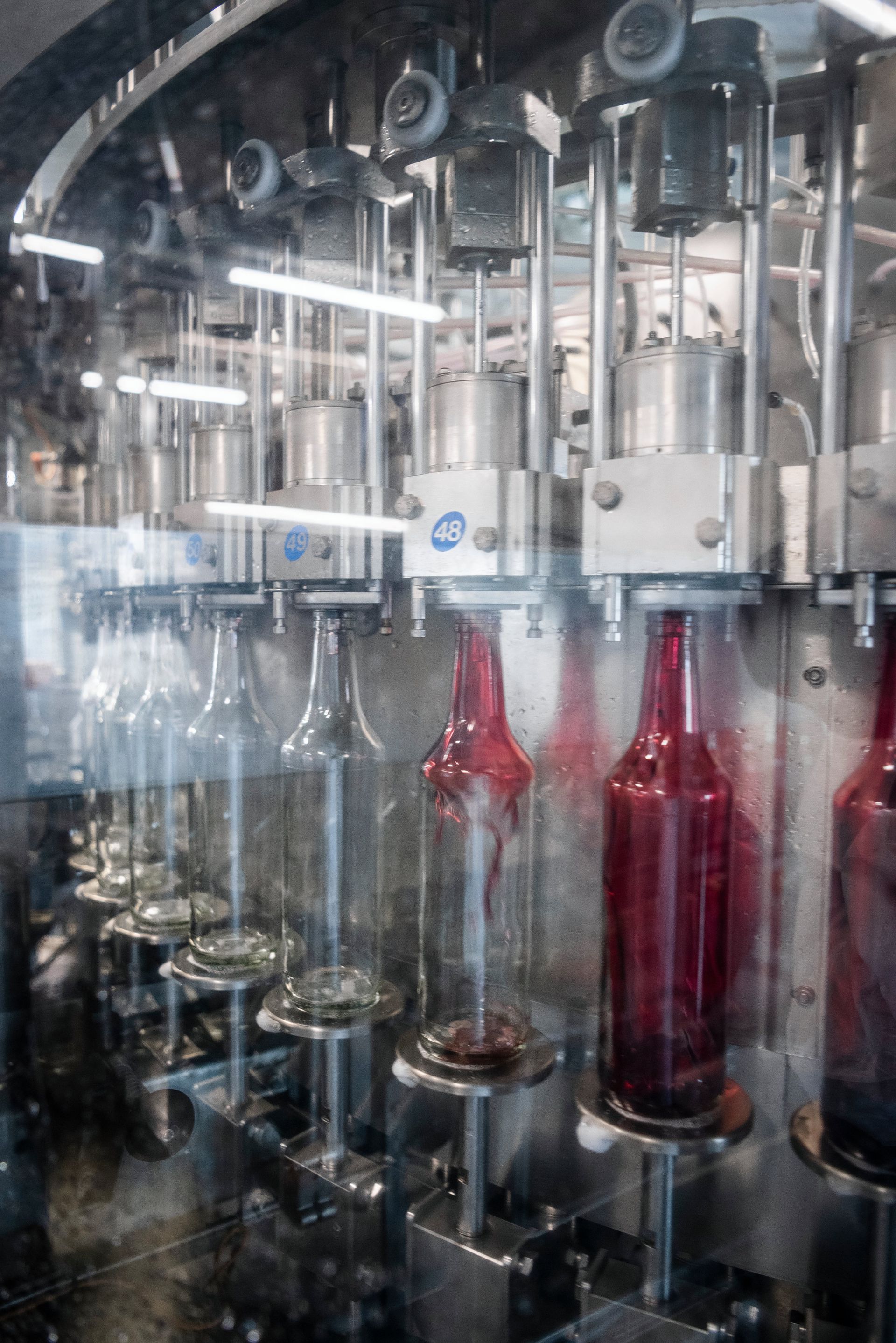 Botellas en la destilería