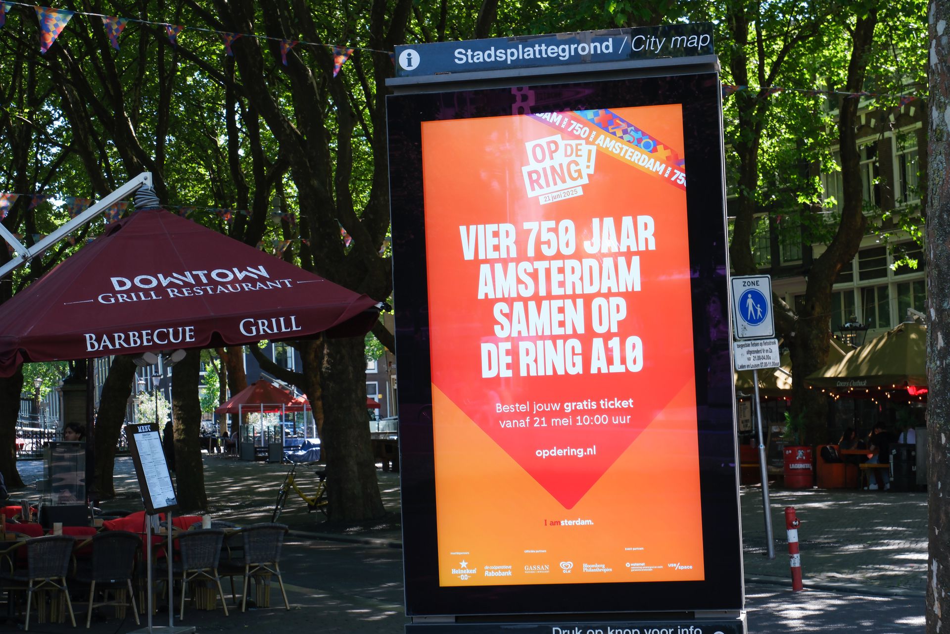Amsterdammers in rep en roer over chaotisch verlopen ticketuitgifte