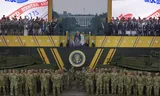 President Donald Trump tijdens zijn militaire parade in Washington.