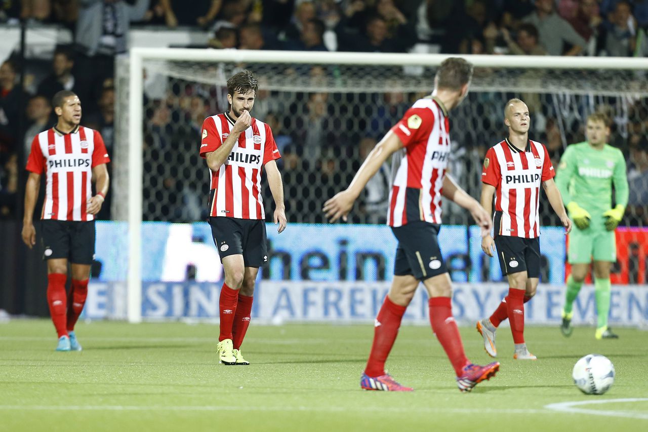 PSV baalt na de 1-1.