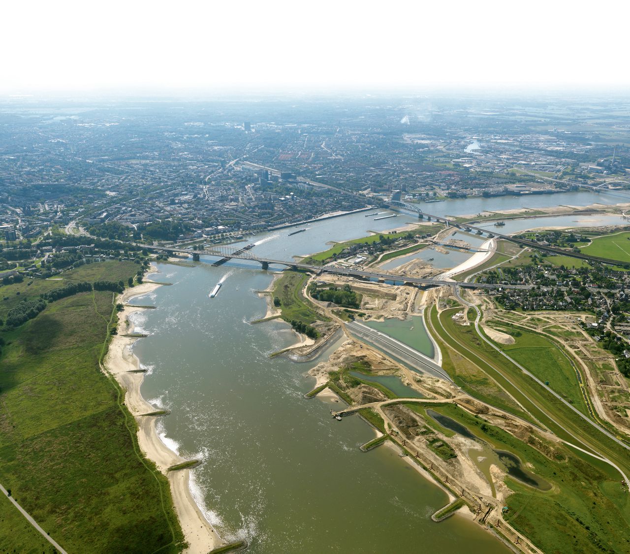 Verbreding van de Waal tussen Lent en Nijmegen in het kader van het project Ruimte voor de rivier.