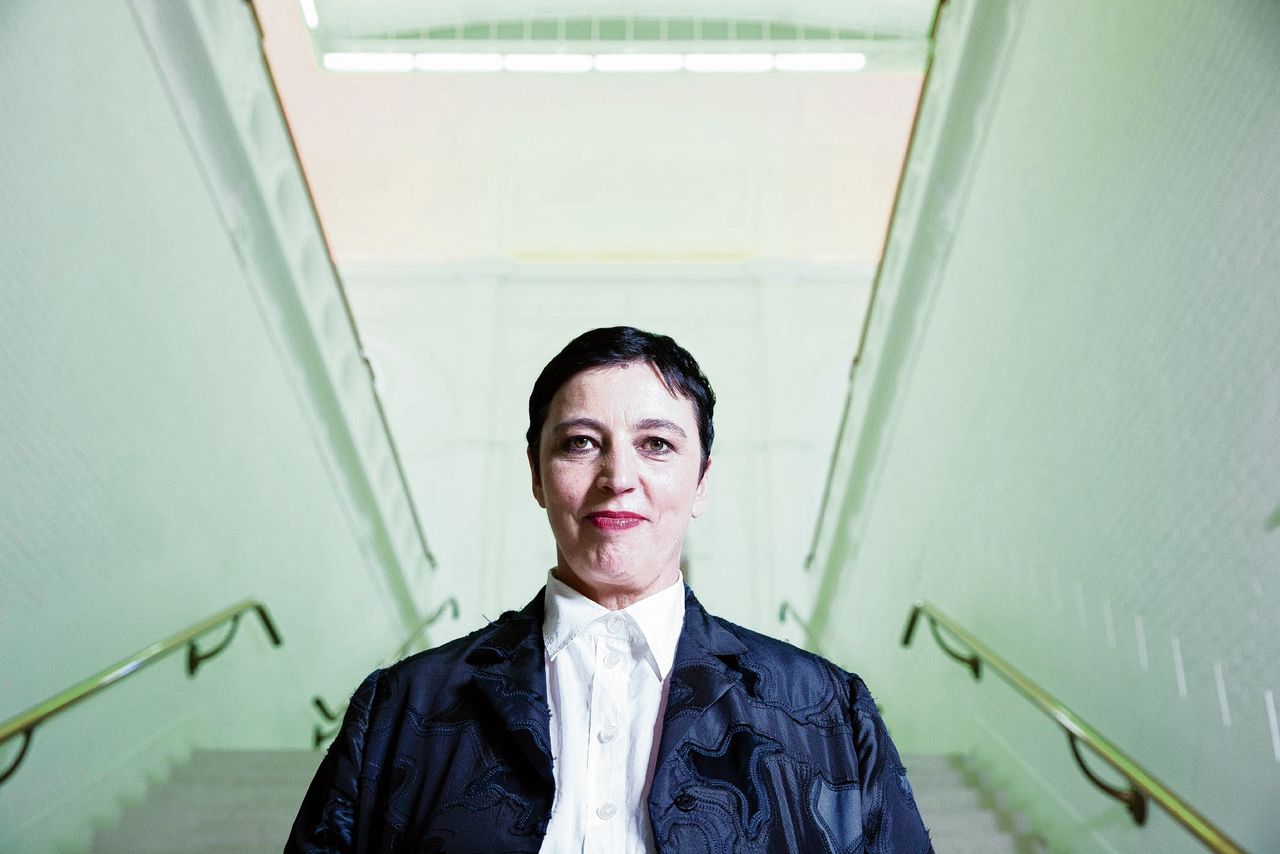 Gemeente schroeft controle Stedelijk Museum verder op - NRC