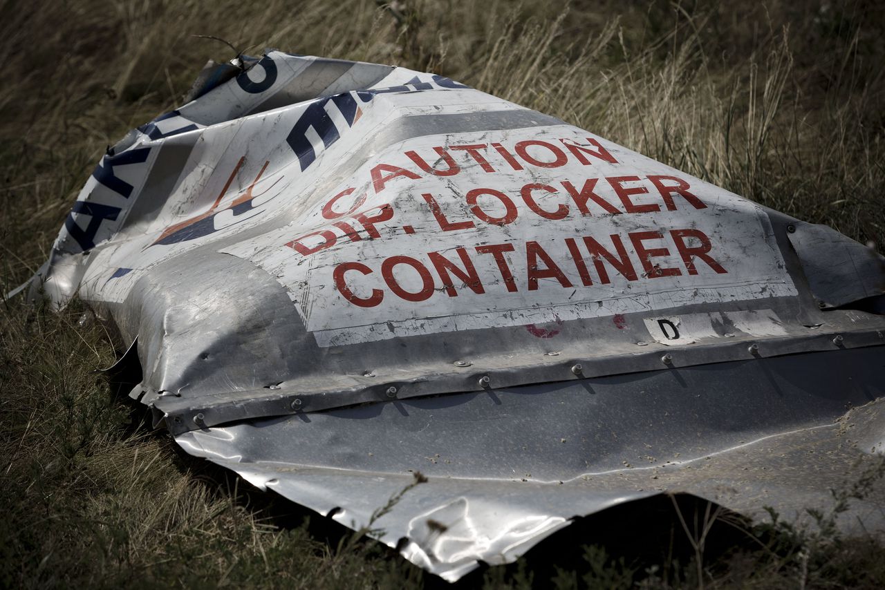 Onderdelen van de gecrashte vlucht MH17 van Malaysia Airlines in het oosten van Oekraïne.