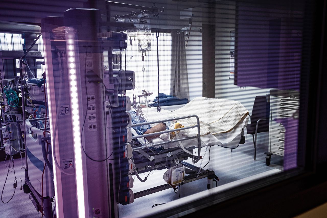De Covid-19-afdeling van de intensive care in het ZGT-ziekenhuis in Almelo.