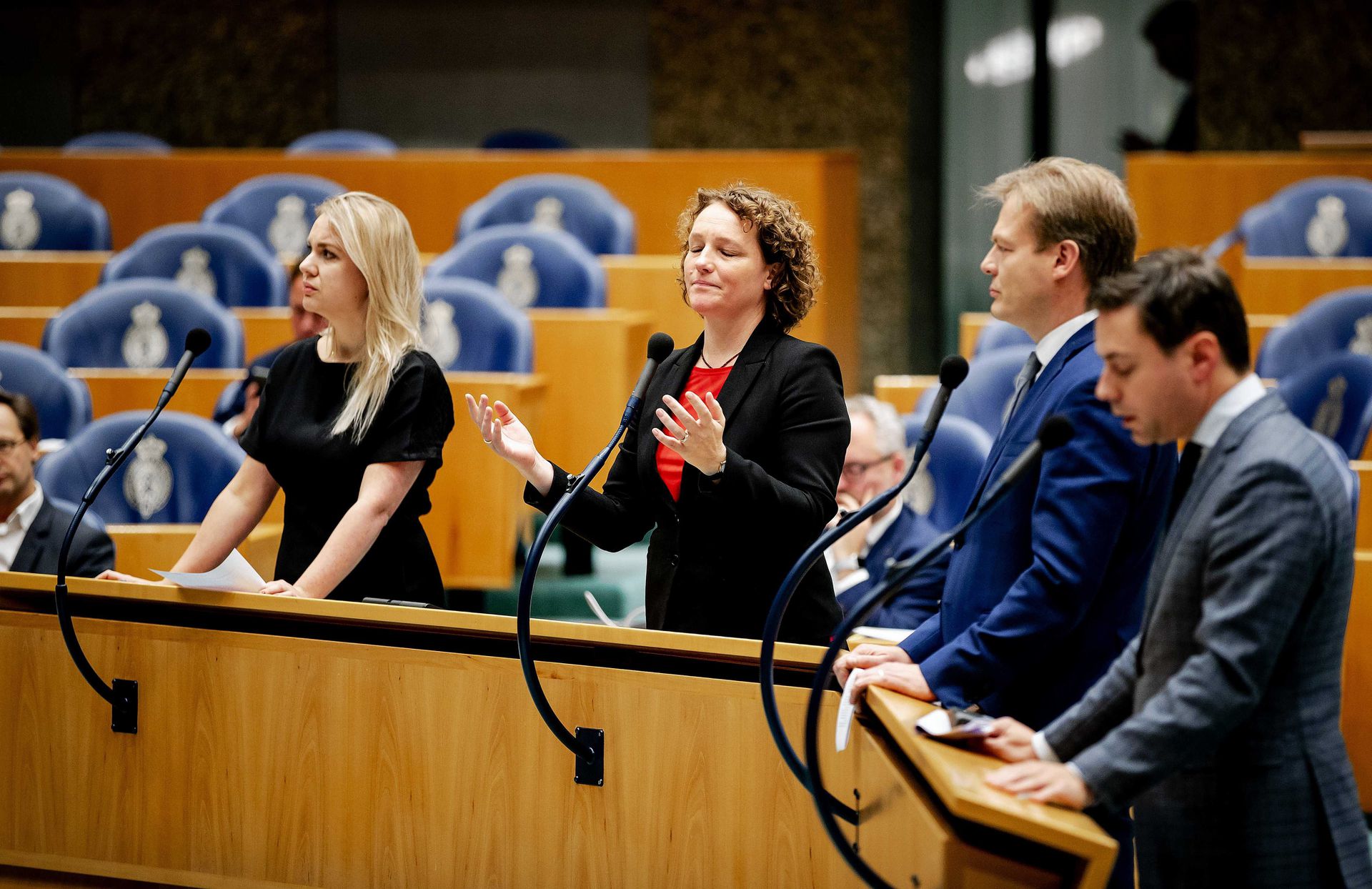 Kamer wil nog voor Kerst debat met Snel over zwartgelakte dossiers NRC