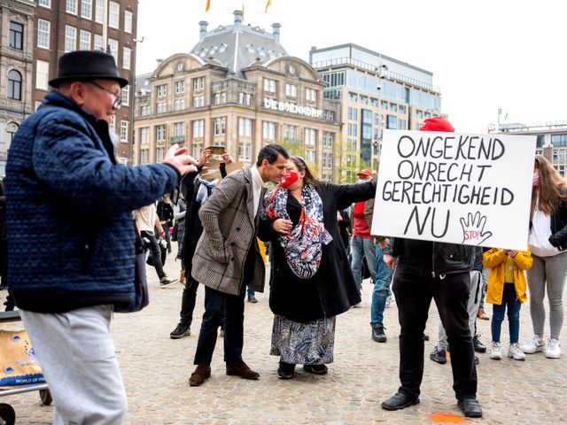 Kabinet neemt private schulden gedupeerden Toeslagenaffaire over - NRC