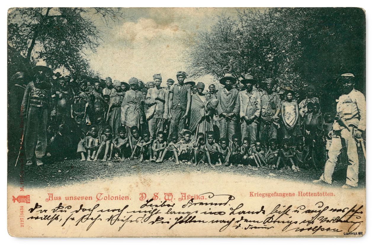 Krijgsgevangen Hottentotten in toenmalig Duits Zuidwest-Afrika, 1901.