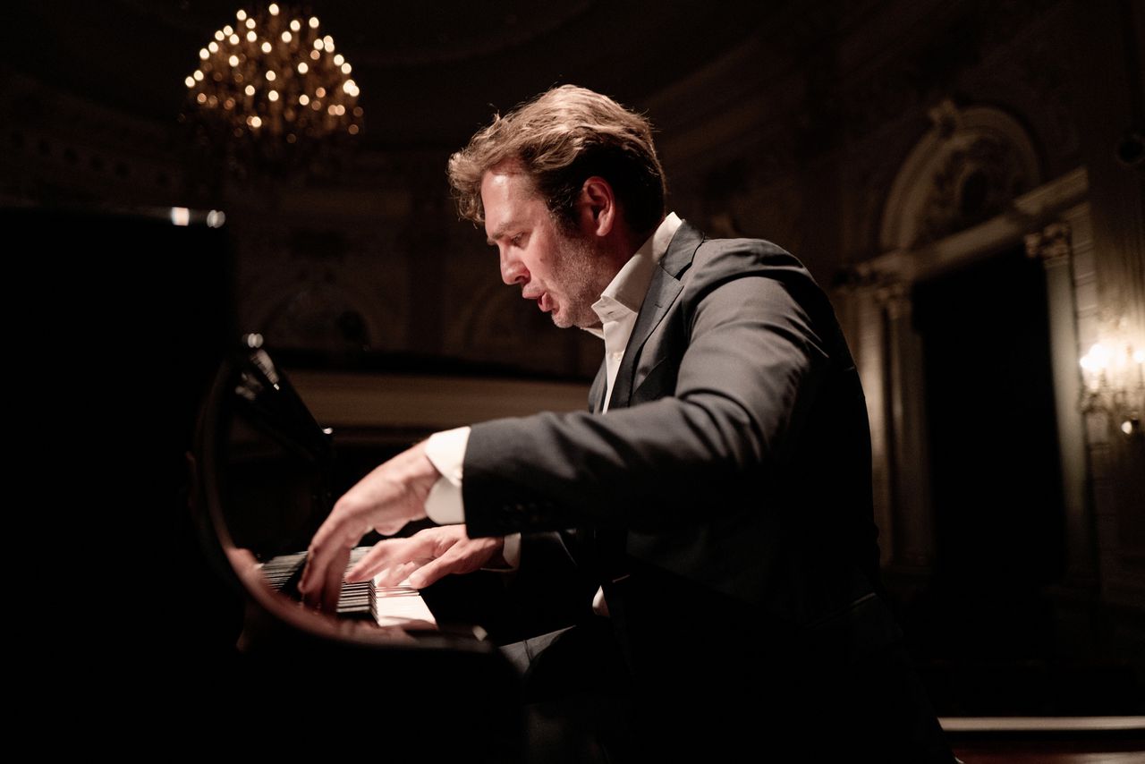 Bariton en pianist Thomas Oliemans speelt Winterreise op 22 maart in het Concertgebouw.