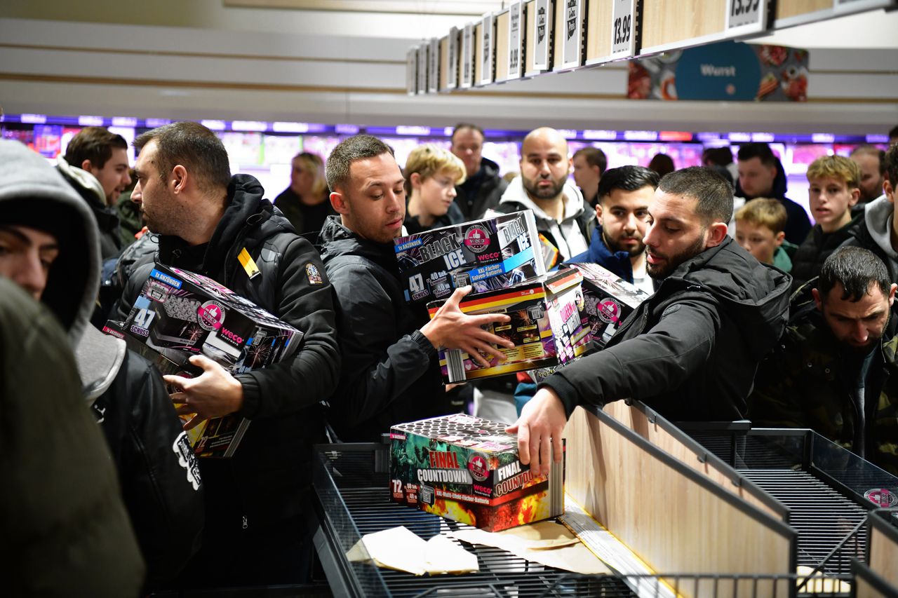 In het Limburgse Mook mag geen vuurwerk meer de lucht in 