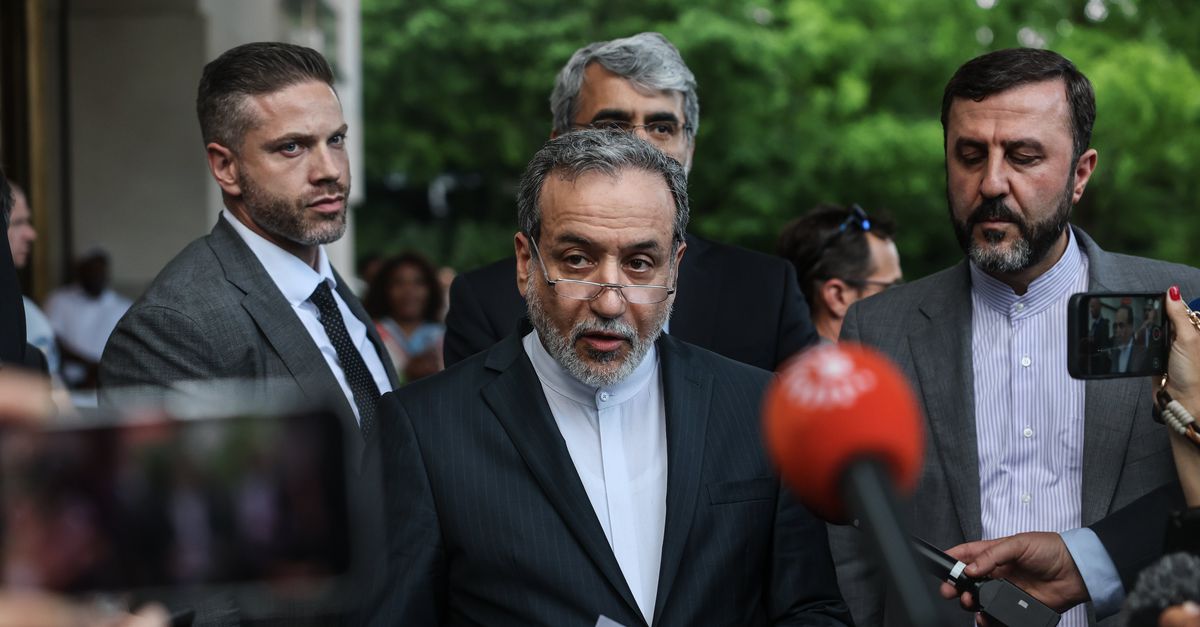 Ervaren Iraanse minister moet een aanval van de VS voorkomen: ‘Diplomatie is tapijtenhandel’