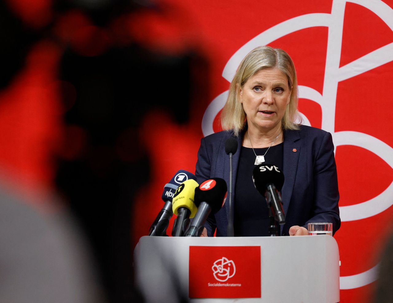 De Zweedse minister-president De Zweedse minister-president Magdalena Andersson staat de pers te woord, 15 mei, 2022.staat de pers te woord, 15 mei, 2022.